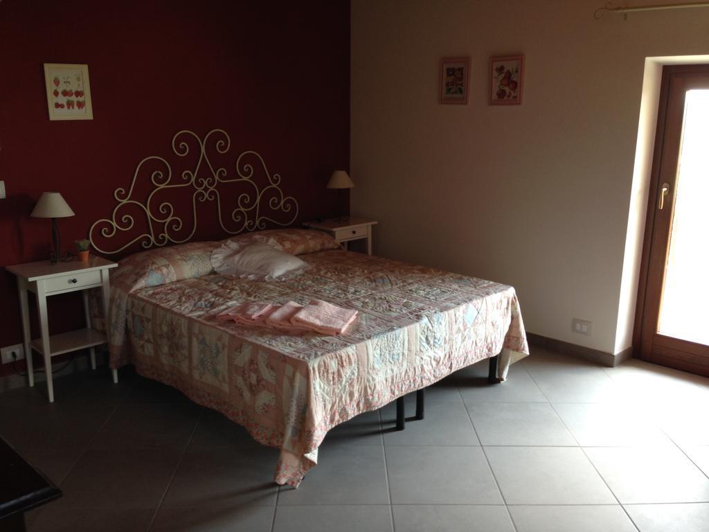 Agriturismo Fruttirossi Trofarello Szoba fotó
