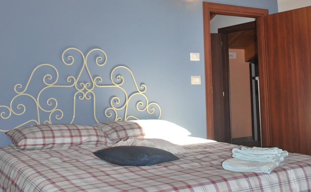 Agriturismo Fruttirossi Trofarello Szoba fotó