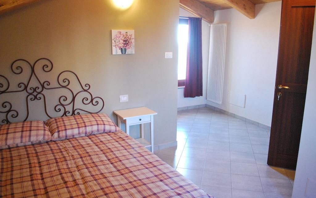 Agriturismo Fruttirossi Trofarello Szoba fotó